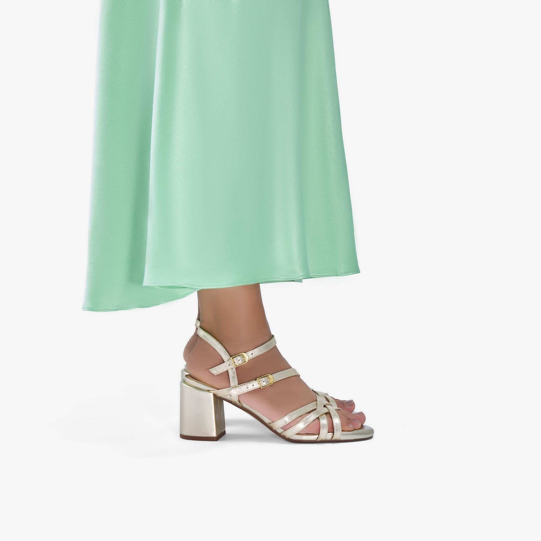 Ezoria Strap
Cuir dor��