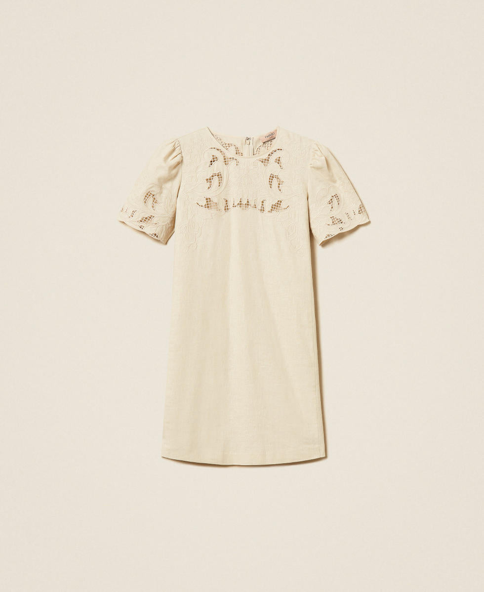 Robe courte en lin mélangé avec broderie