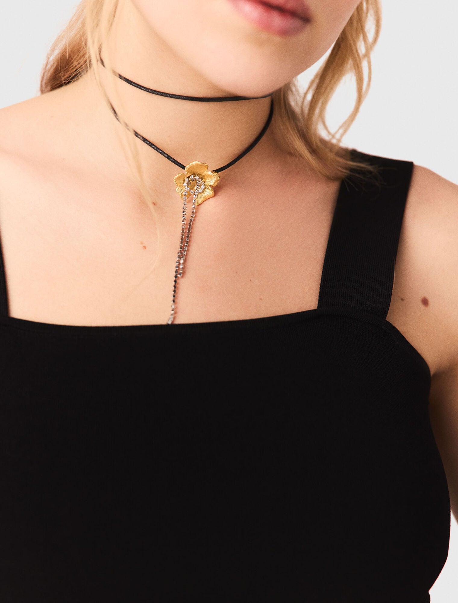 Collier ras de cou fleur