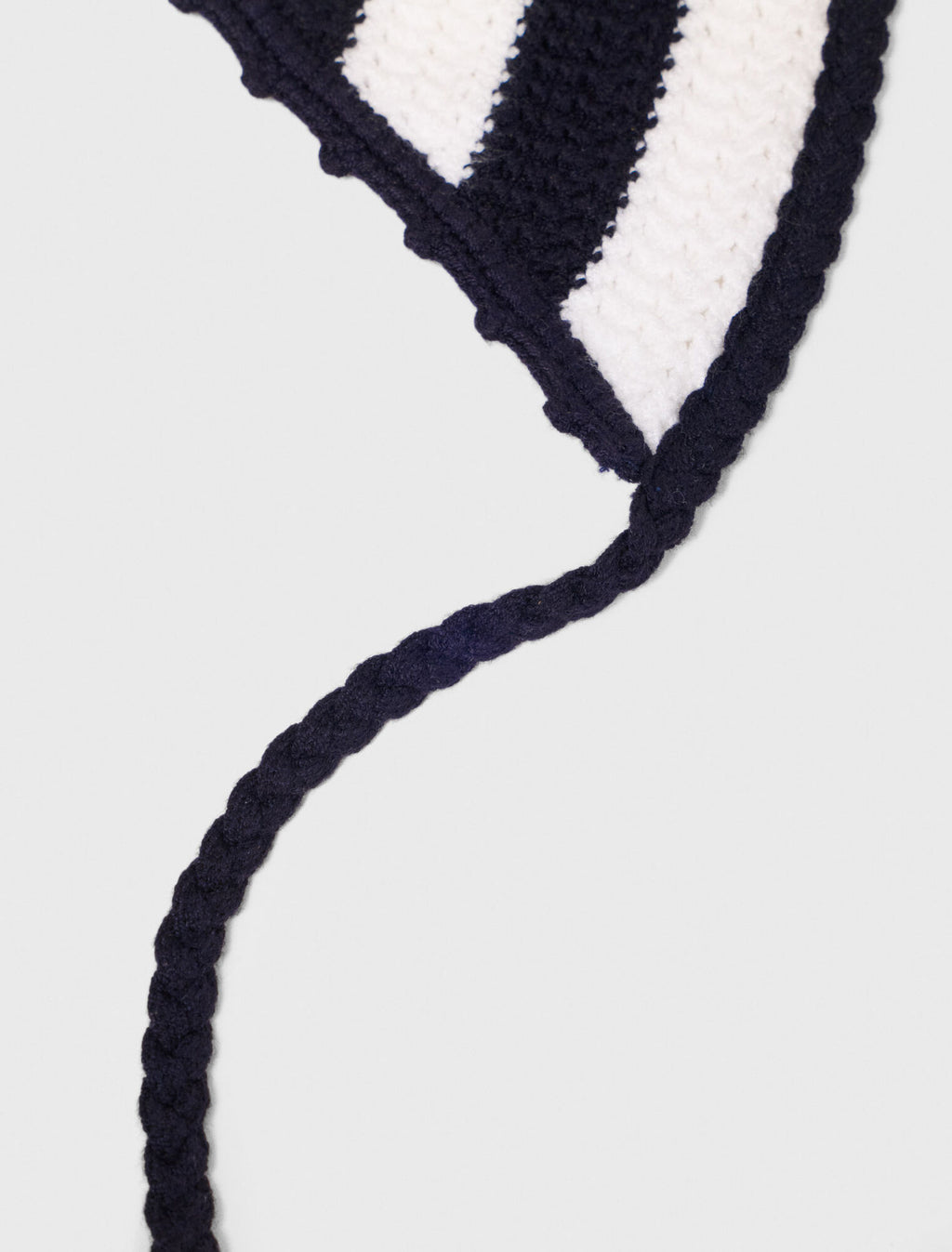 Triangle à rayures en maille