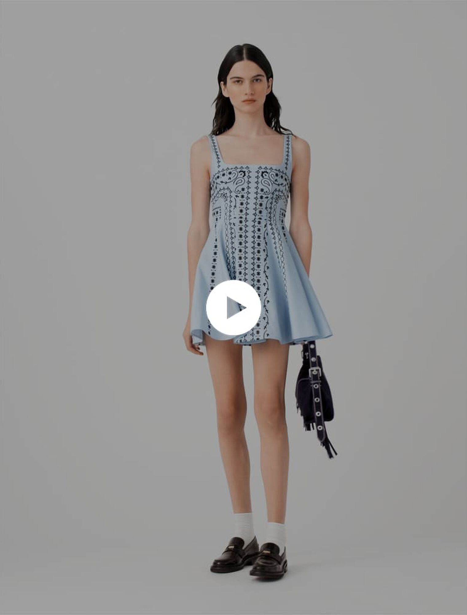 Robe courte brodée en lin mélangé