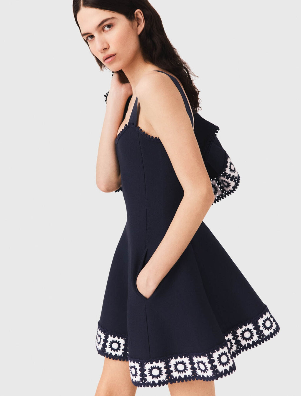 Robe avec empiècements crochet